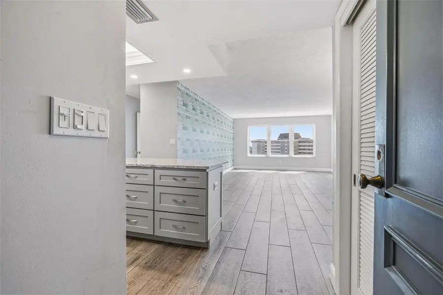 5220 Brittany Dr S #901, Saint Petersburg, FL 33715 - #3