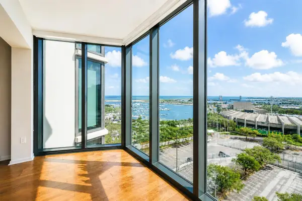 1 Beach Drive Se #1207, ST PETERSBURG, FL 33701