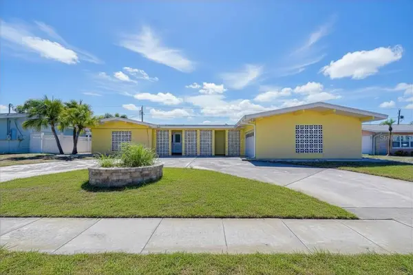 9625 Commodore Drive, SEMINOLE, FL 33776