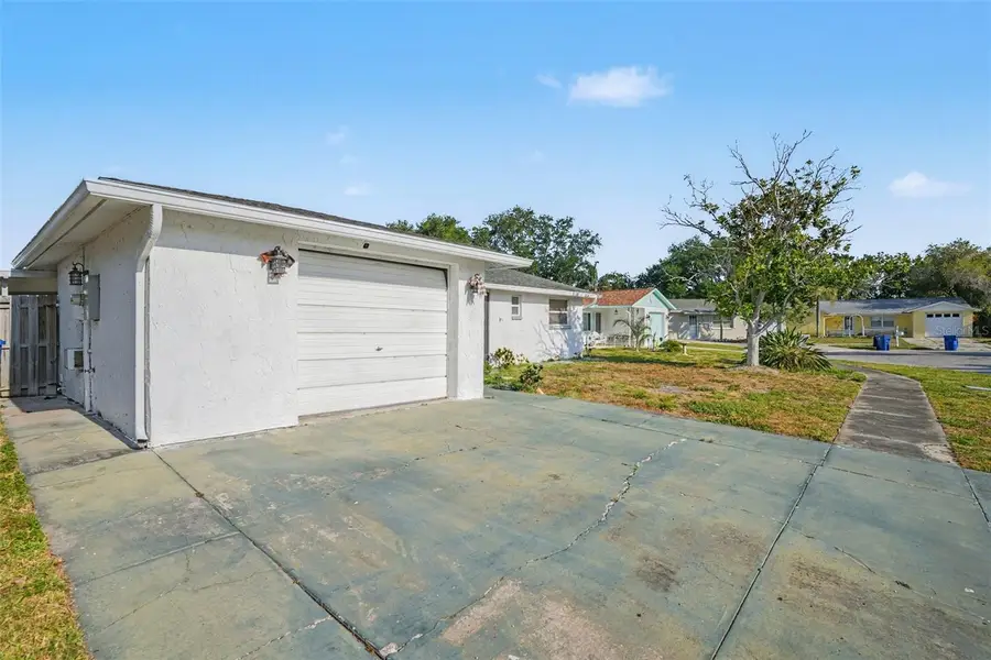 2217 Harrison Drive, Holiday, FL 34691 - #2