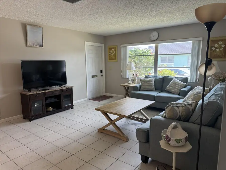 7007 Versailles N, Pinellas Park, FL 33781 - #2