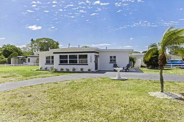 1235 45th Street N, ST PETERSBURG, FL 33713