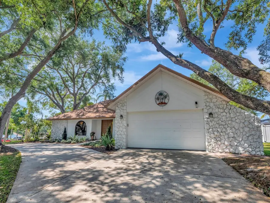 2820 Valencia Lane W, Palm Harbor, FL 34684 - #3