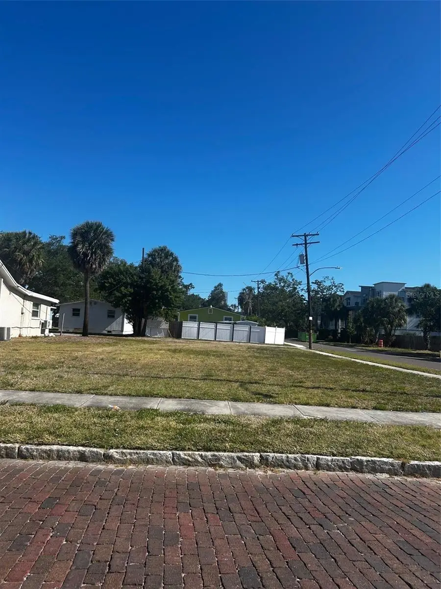 527 Paris Avenue S, Saint Petersburg, FL 33701 - #1