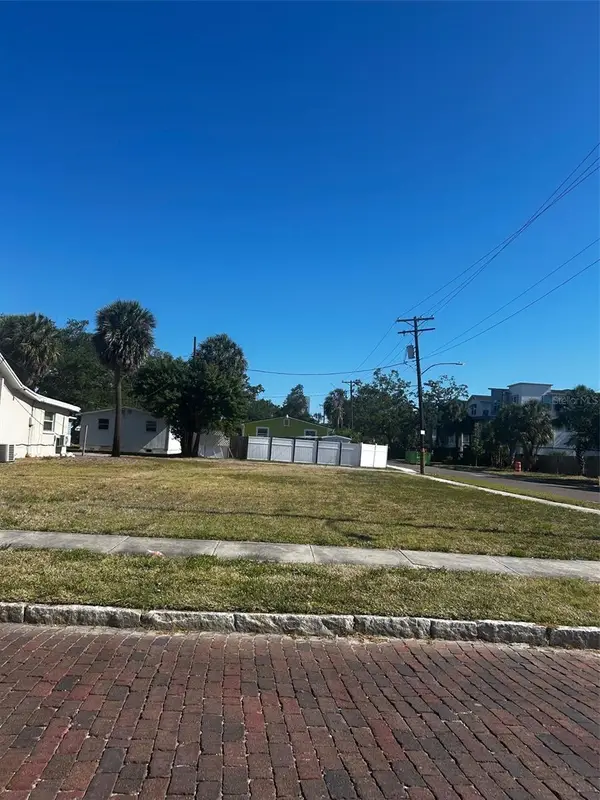 527 Paris Avenue S, ST PETERSBURG, FL 33701