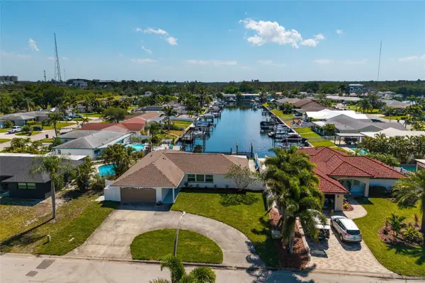 9773 1st Street Ne, ST PETERSBURG, FL 33702