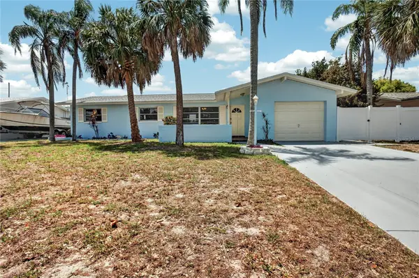 13746 Martinique Drive, SEMINOLE, FL 33776