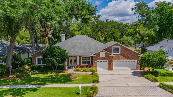 2221 Valrico Forest Drive, VALRICO, FL 33594