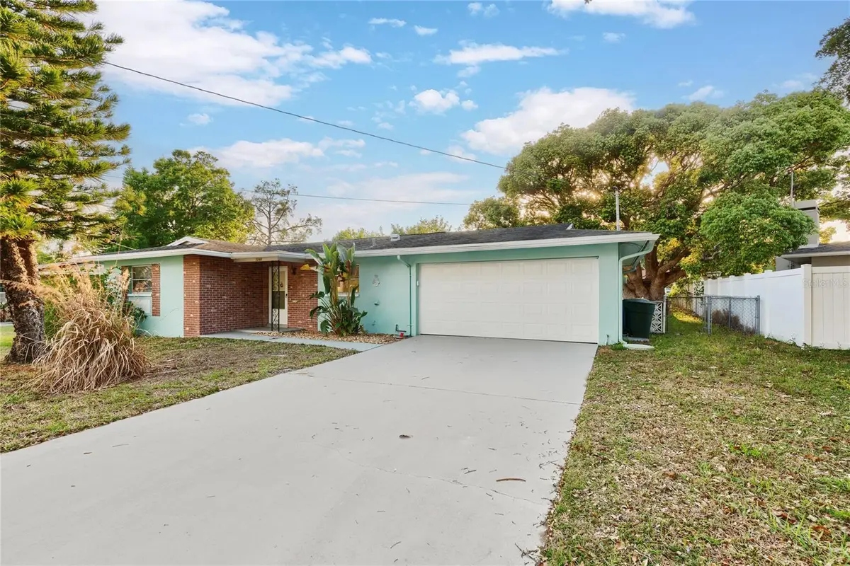 1248 Lazy Lake Road W, Dunedin, FL 34698 - #1