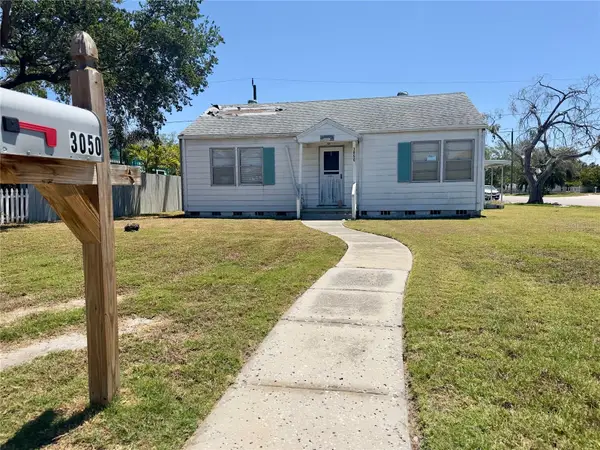 3050 Dupont Street S, GULFPORT, FL 33707