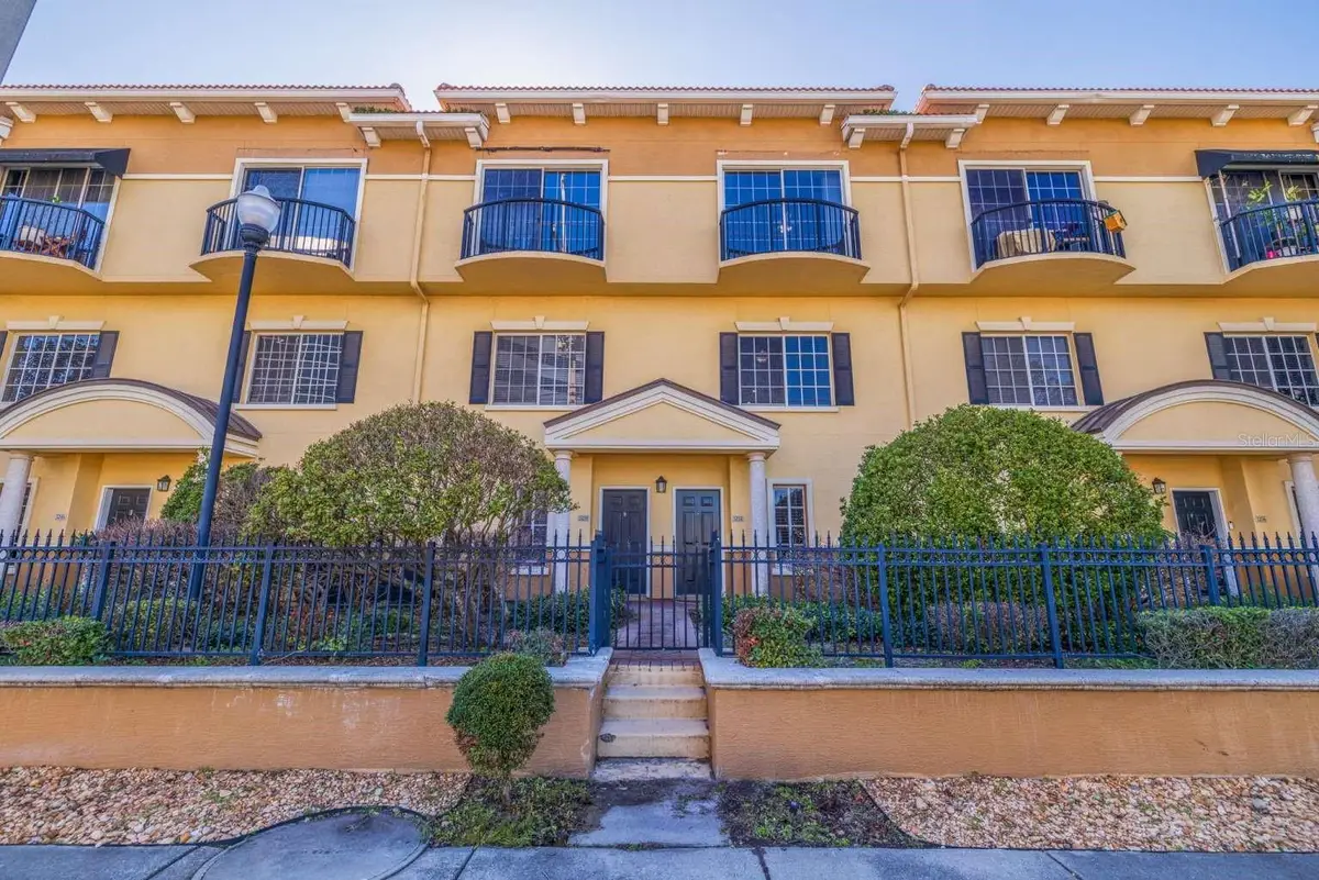 5252 W Kennedy Boulevard, Tampa, FL 33609 - #1