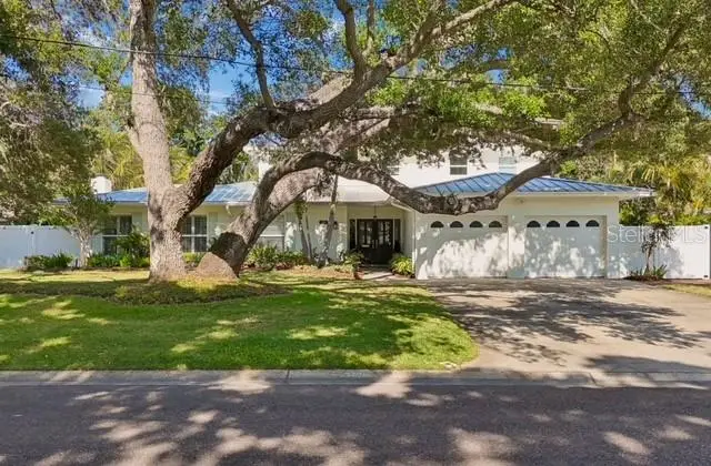 3301 Maple Street Ne, Saint Petersburg, FL 33704 - #1