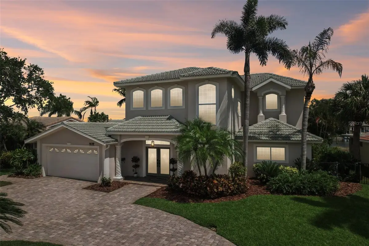 2032 Massachusetts Avenue Ne, Saint Petersburg, FL 33703 - #1