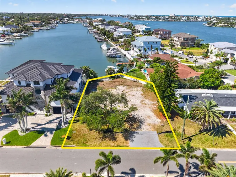 909 Oakwood Drive, Largo, FL 33770 - #2