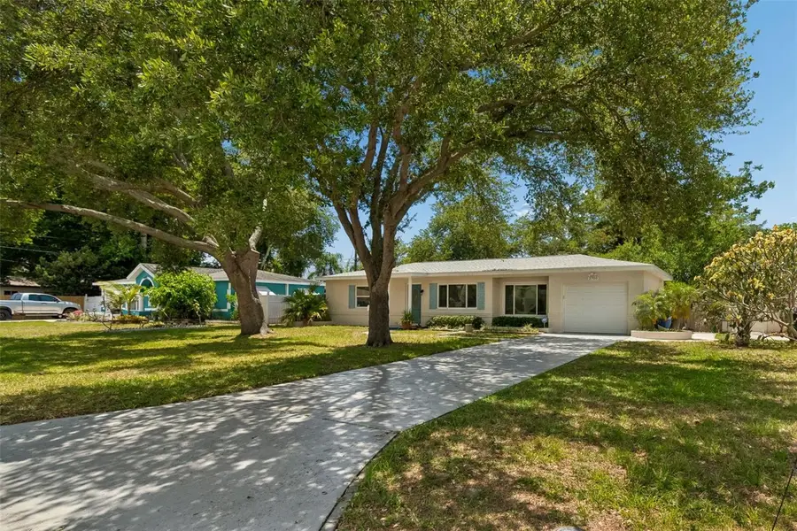 2700 43rd Street N, Saint Petersburg, FL 33713 - #2