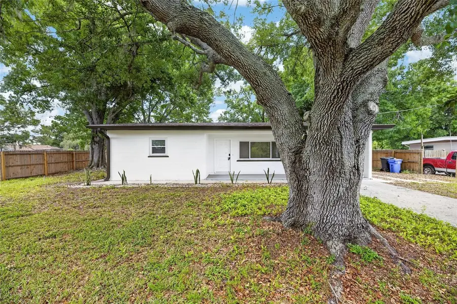 204 7th Avenue Nw, Ruskin, FL 33570 - #2