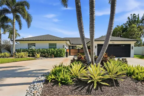 1024 44th Avenue Ne, ST PETERSBURG, FL 33703