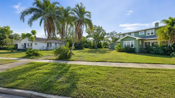 Juanita Way S, ST PETERSBURG, FL 33705