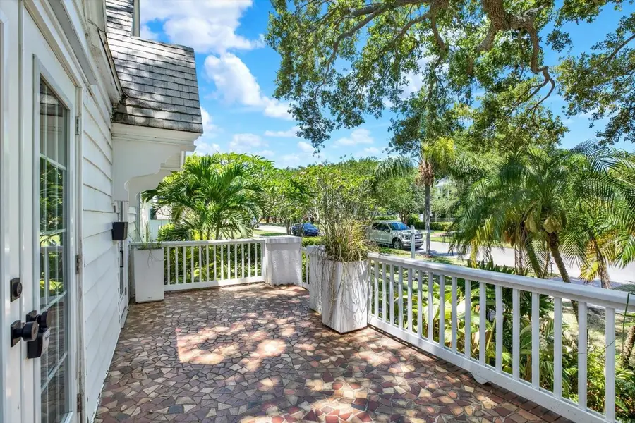 156 21st Avenue Ne, Saint Petersburg, FL 33704 - #3