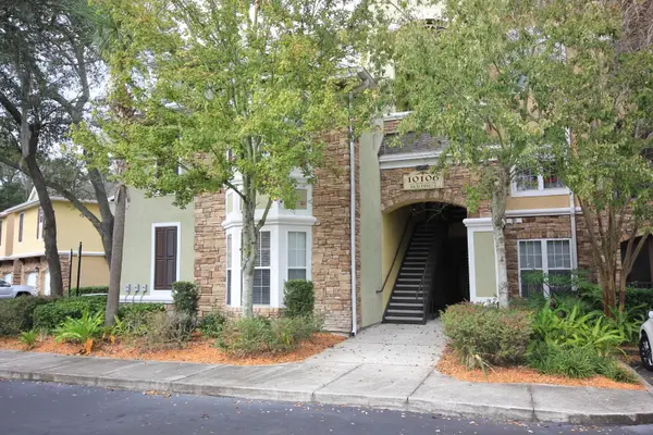 10106 Courtney Oaks Circle #104, TAMPA, FL 33619