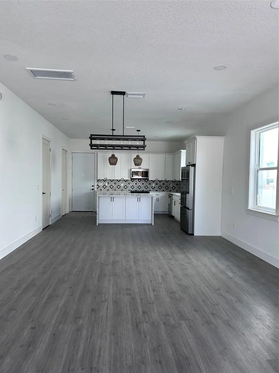 1525 29th Avenue N, Saint Petersburg, FL 33704 - #3