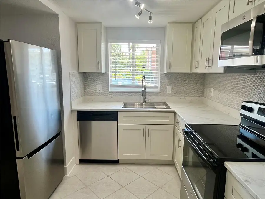 4550 Overlook Drive Ne #156, Saint Petersburg, FL 33703 - #3