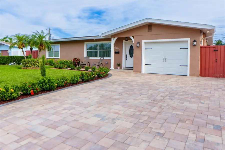 4350 37th Avenue N, Saint Petersburg, FL 33713 - #2