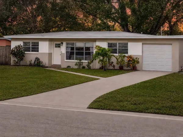9064 93rd Street, SEMINOLE, FL 33777