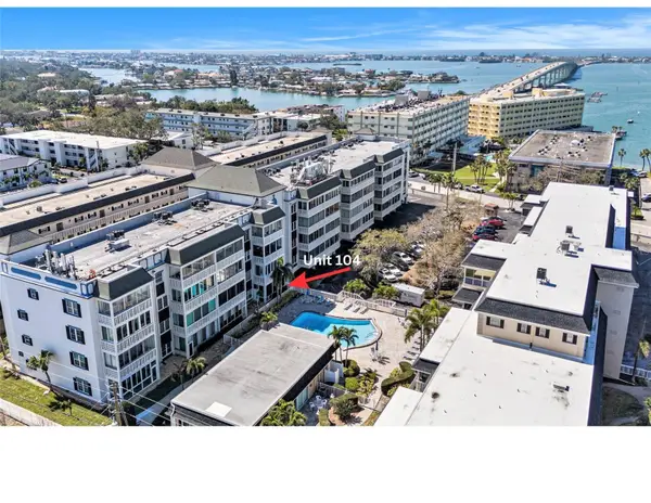 139 Bluff View Drive #104, BELLEAIR BLUFFS, FL 33770