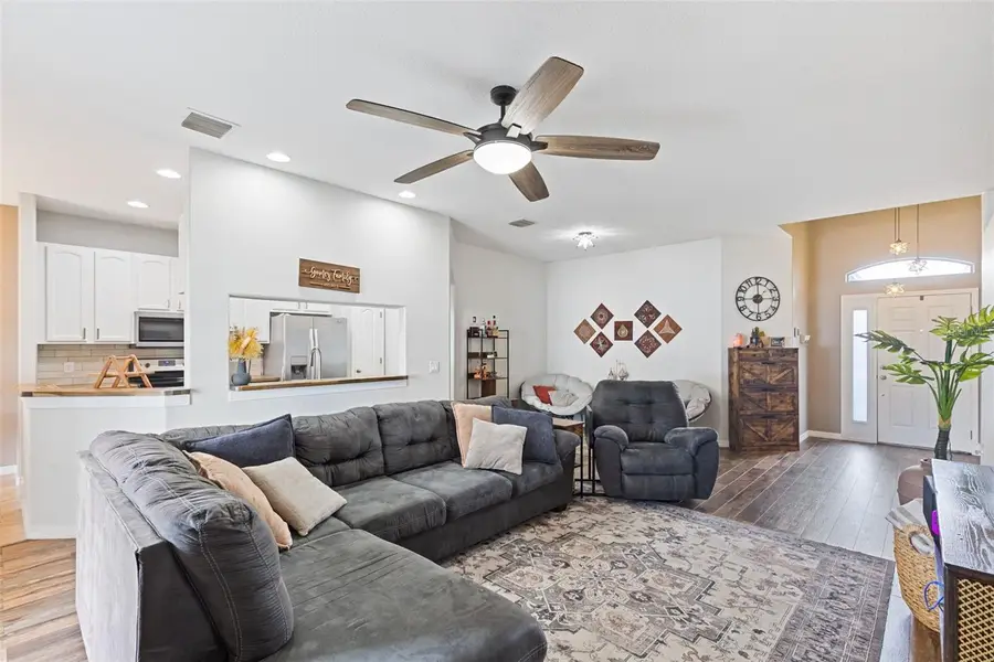 3406 Grove Blossom Lane, Plant City, FL 33567 - #3