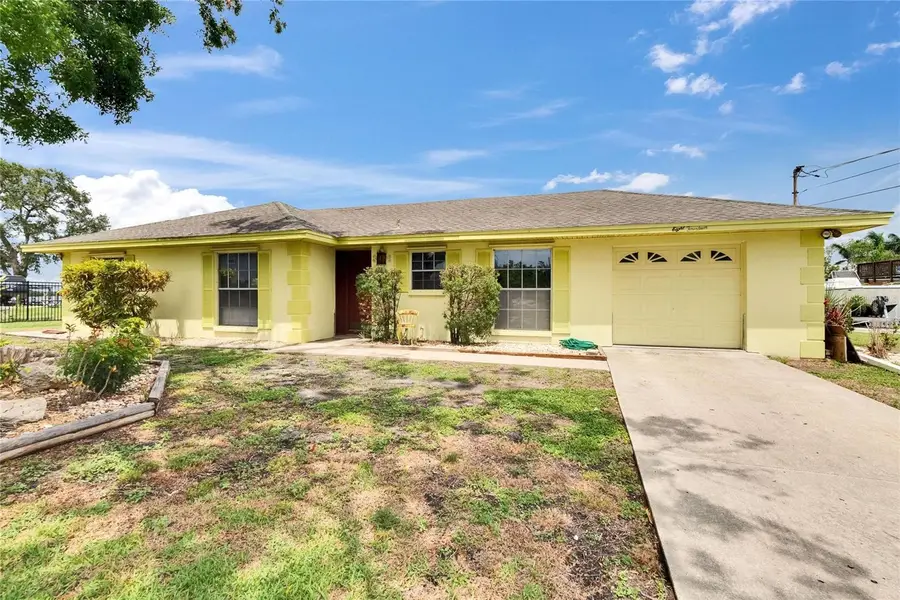 814 Seabreeze Drive, Ruskin, FL 33570 - #3