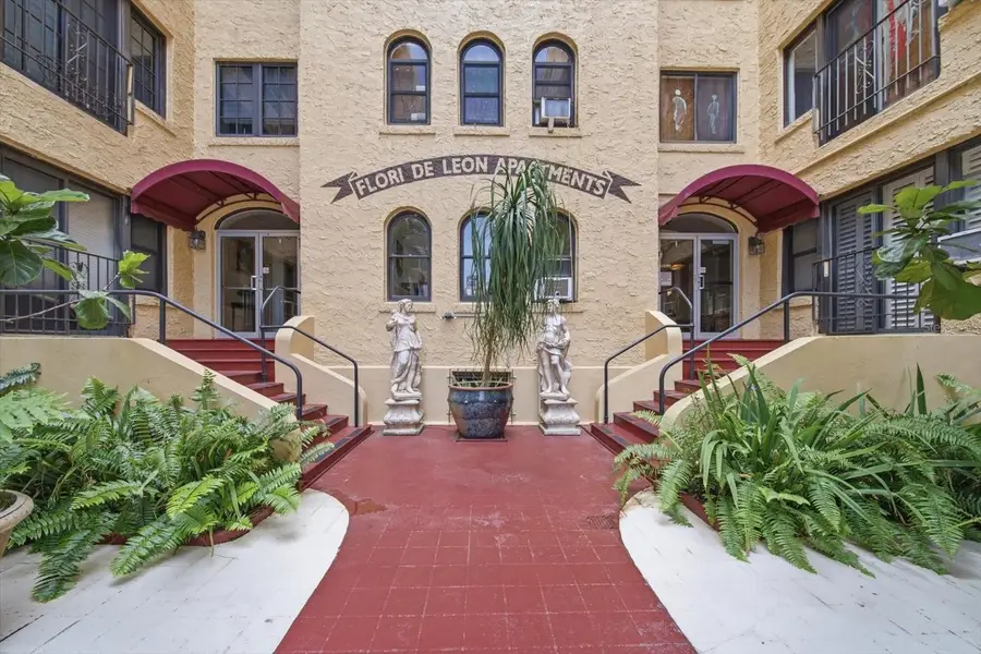 130 4th Avenue N #305, Saint Petersburg, FL 33701 - #2