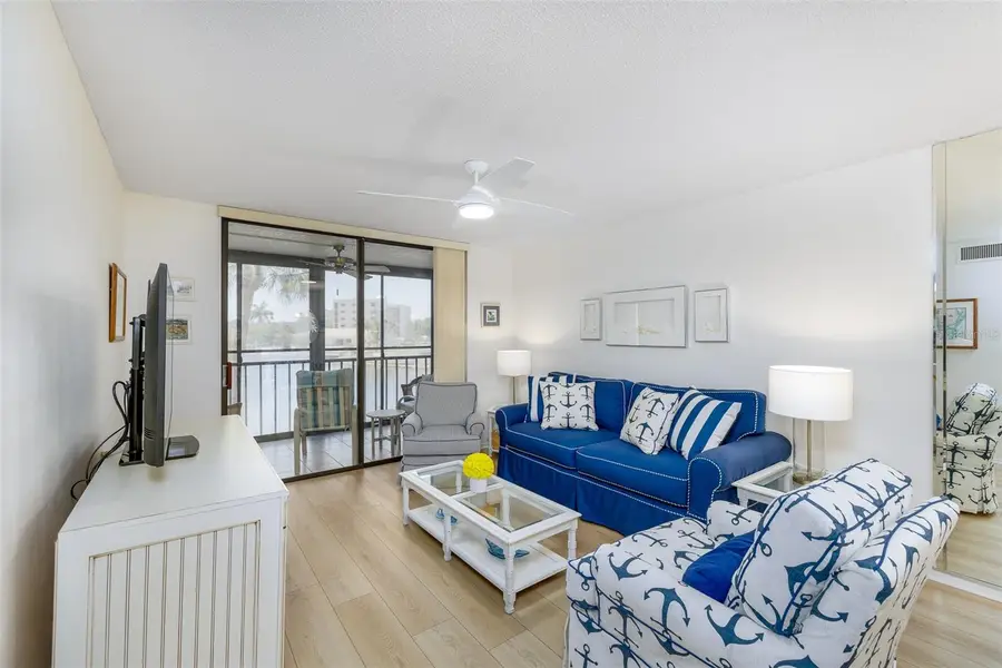 1316 Pasadena Avenue S #206, South Pasadena, FL 33707 - #3