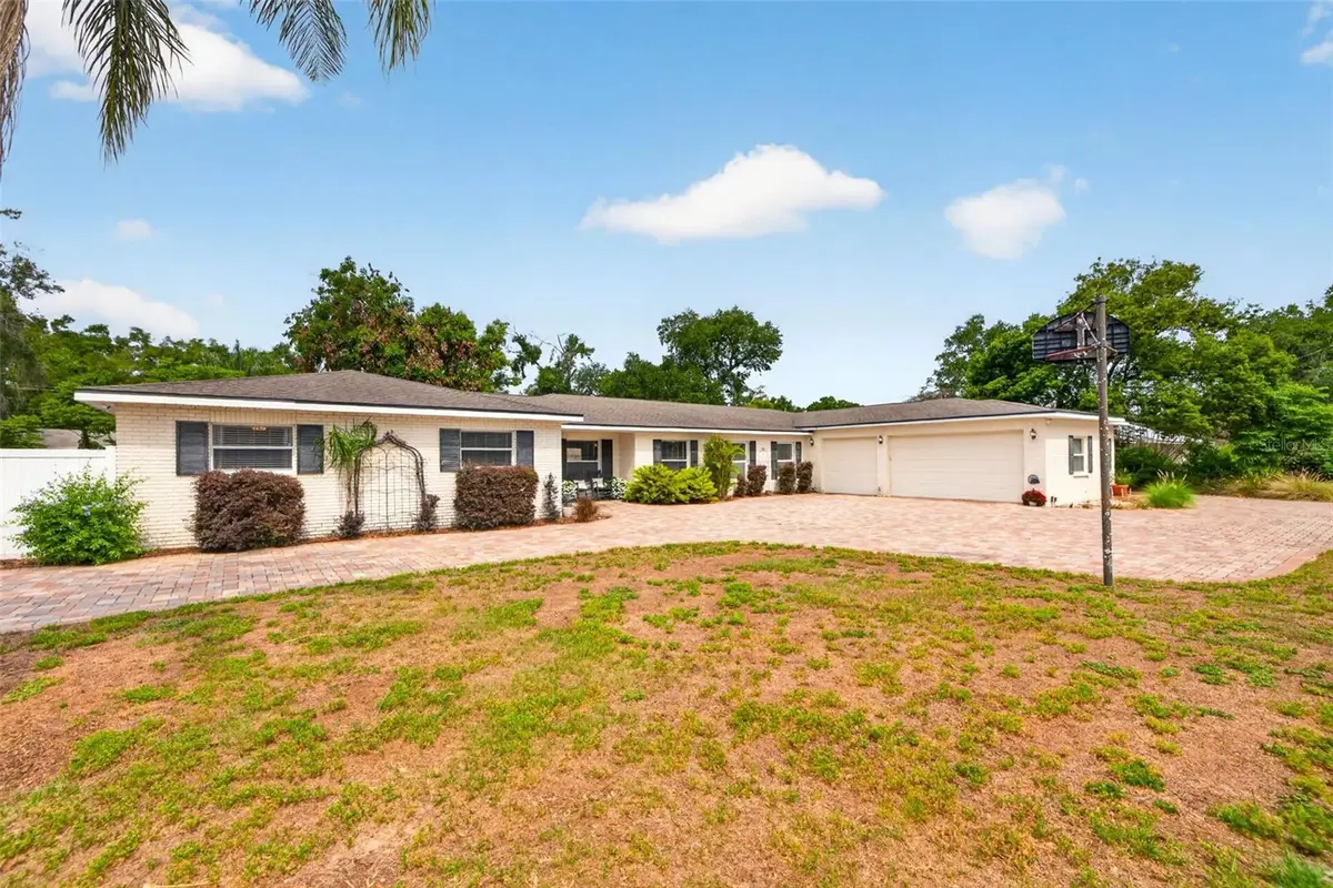 712 S Oakwood Avenue, Brandon, FL 33511 - #1