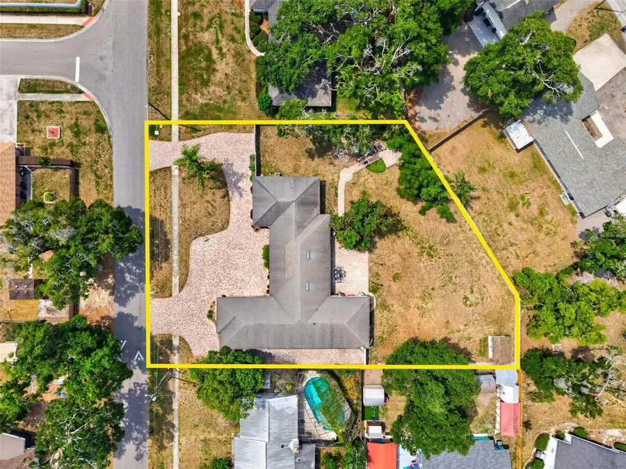 712 S Oakwood Avenue, Brandon, FL 33511 - #2