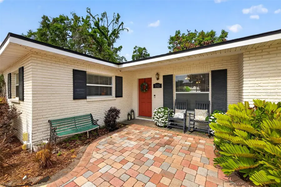 712 S Oakwood Avenue, Brandon, FL 33511 - #3