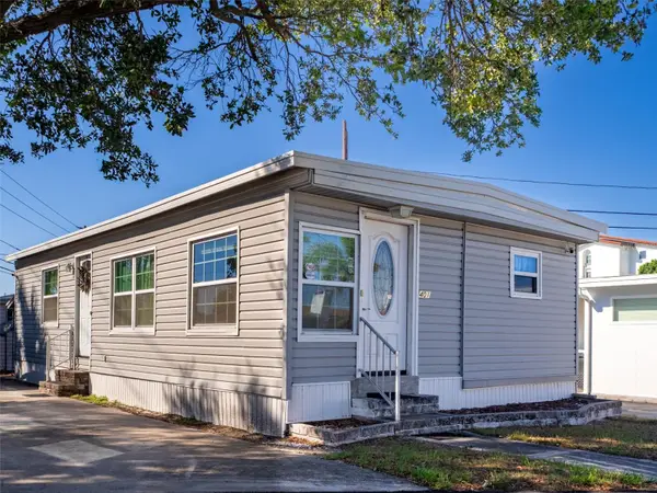 401 Denice Drive #401, SEMINOLE, FL 33772