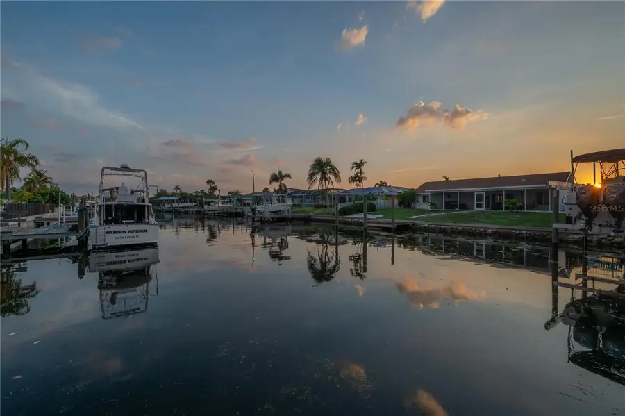 6322 Cottonwood Lane, Apollo Beach, FL 33572 - #2