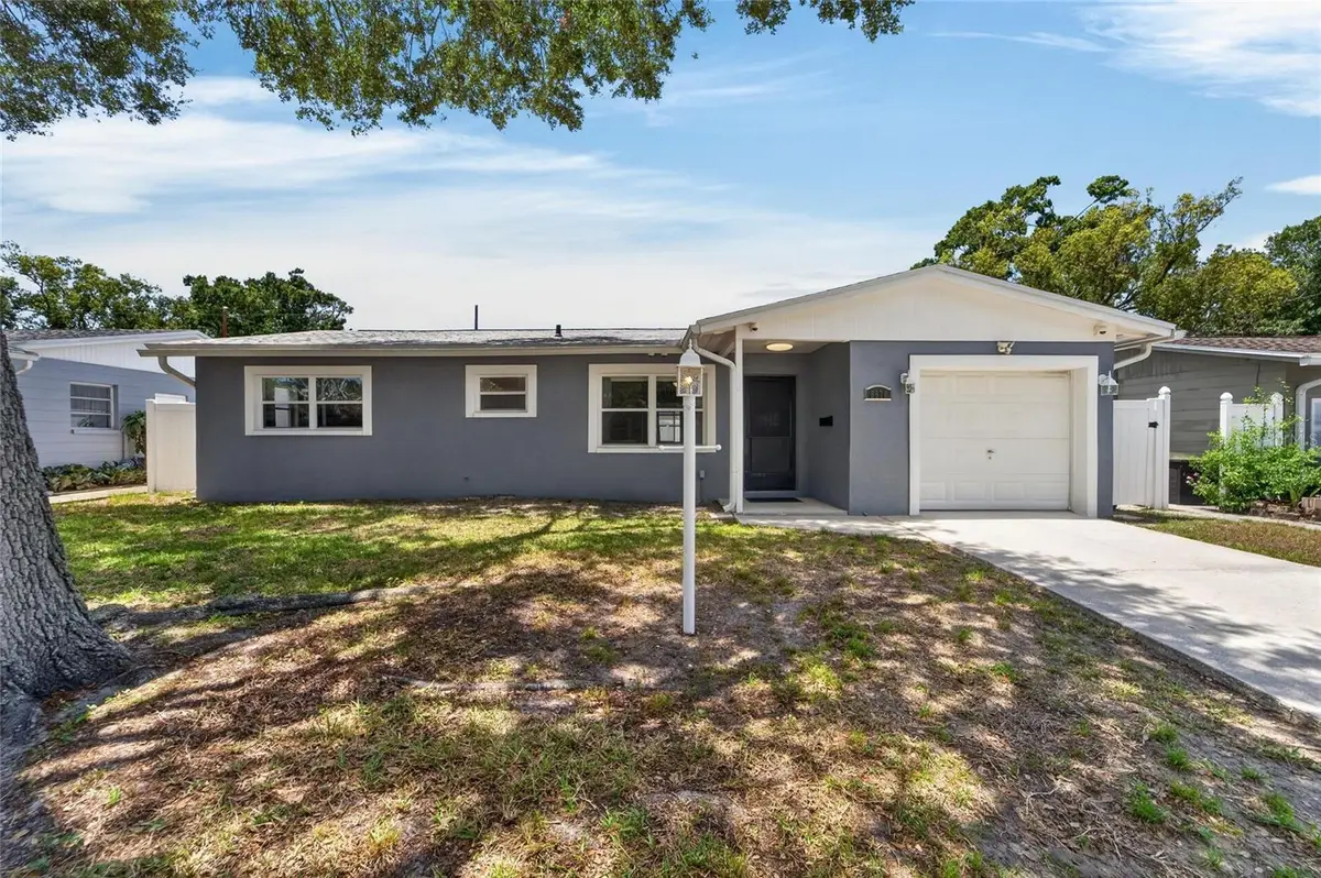 6670 26th Way N, Saint Petersburg, FL 33703 - #1