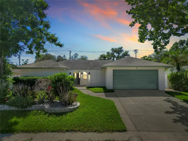 105 Foxwood Drive, BRANDON, FL 33510
