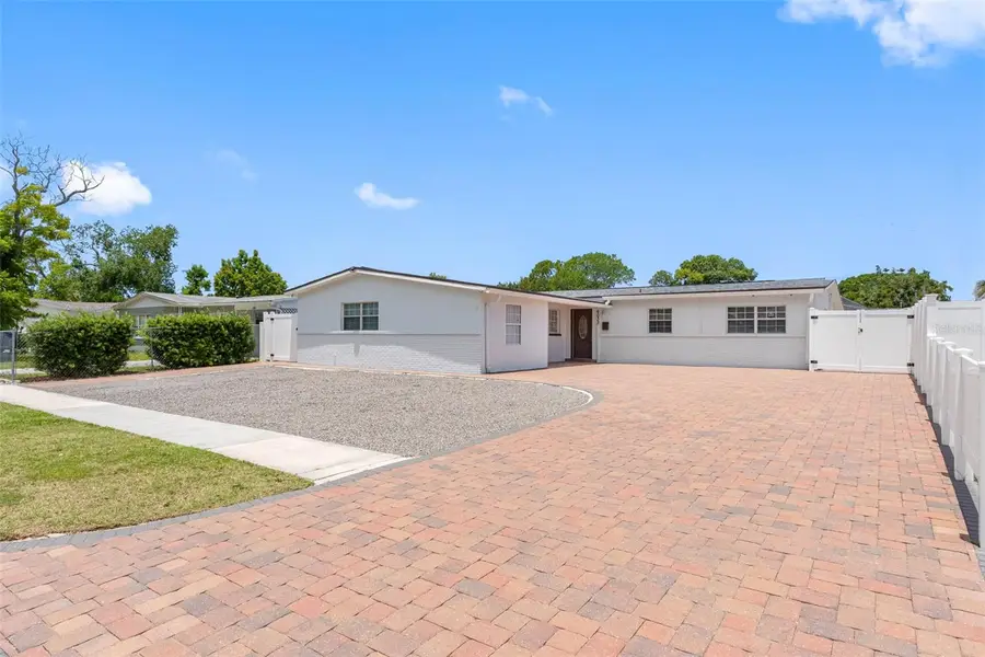 6033 Ambassador Drive, Tampa, FL 33615 - #2