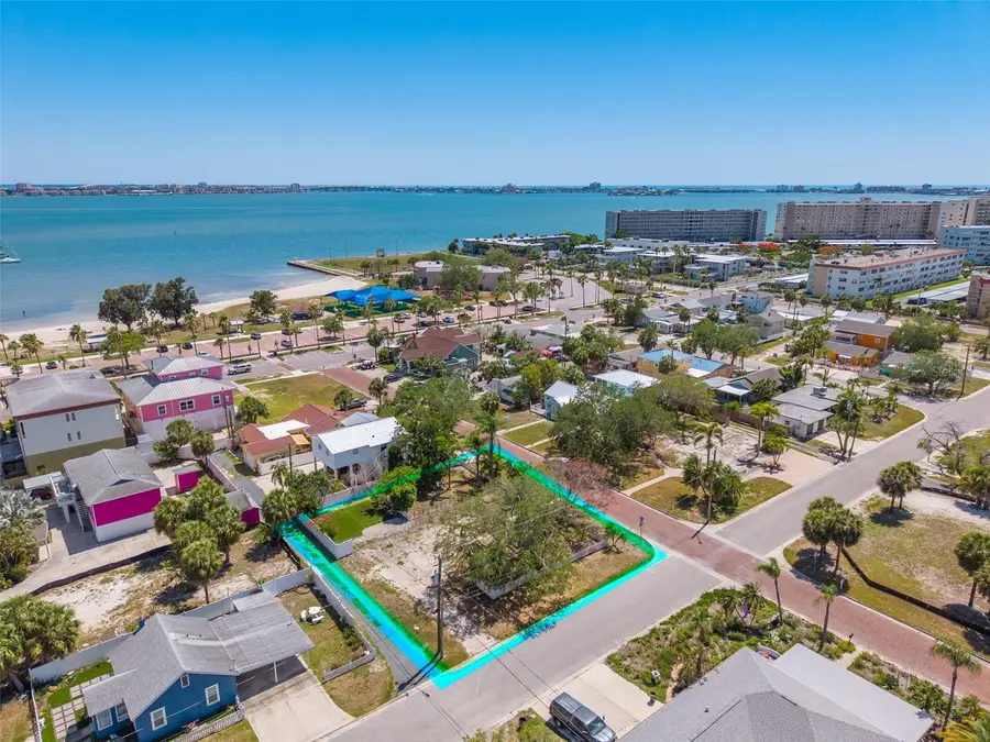 3102 57th Street S, Gulfport, FL 33707 - #3