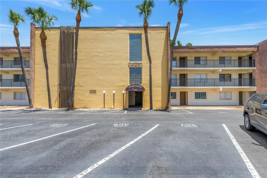 4435 1st Street Ne #104, Saint Petersburg, FL 33703 - #2