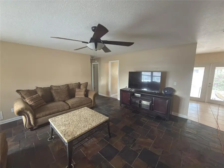 1213 Croydonwood Cir, Brandon, FL 33510 - #3