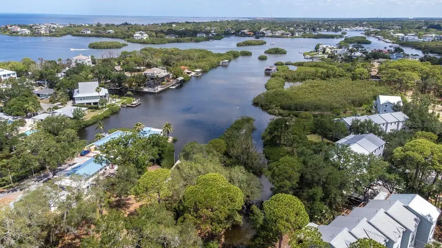 530 Ryans Woods Lane, Palm Harbor, FL 34683 - #2