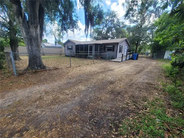 2831 N Valrico Road, SEFFNER, FL 33584