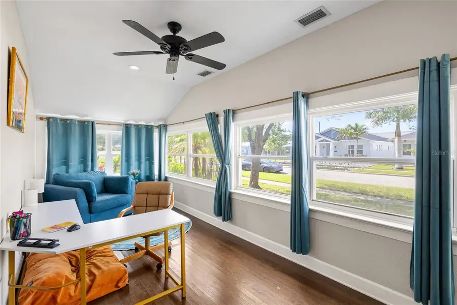 466 36th Avenue N, Saint Petersburg, FL 33704 - #2