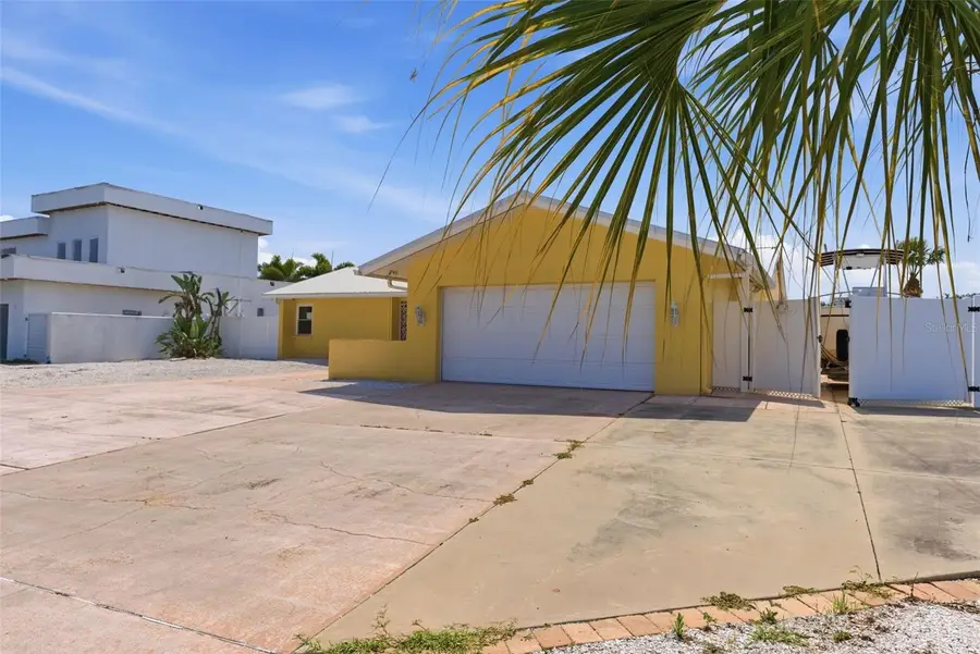 1421 Sea Gull Drive S, Saint Petersburg, FL 33707 - #3