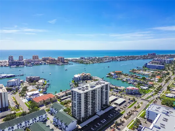 400 Island Way #211, CLEARWATER BEACH, FL 33767