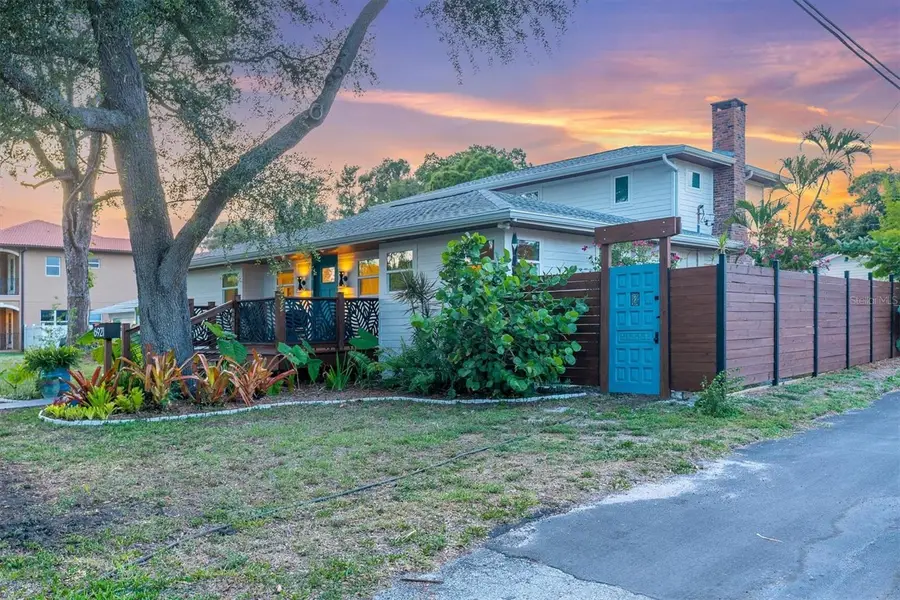 6921 Mango Avenue S, Saint Petersburg, FL 33707 - #3